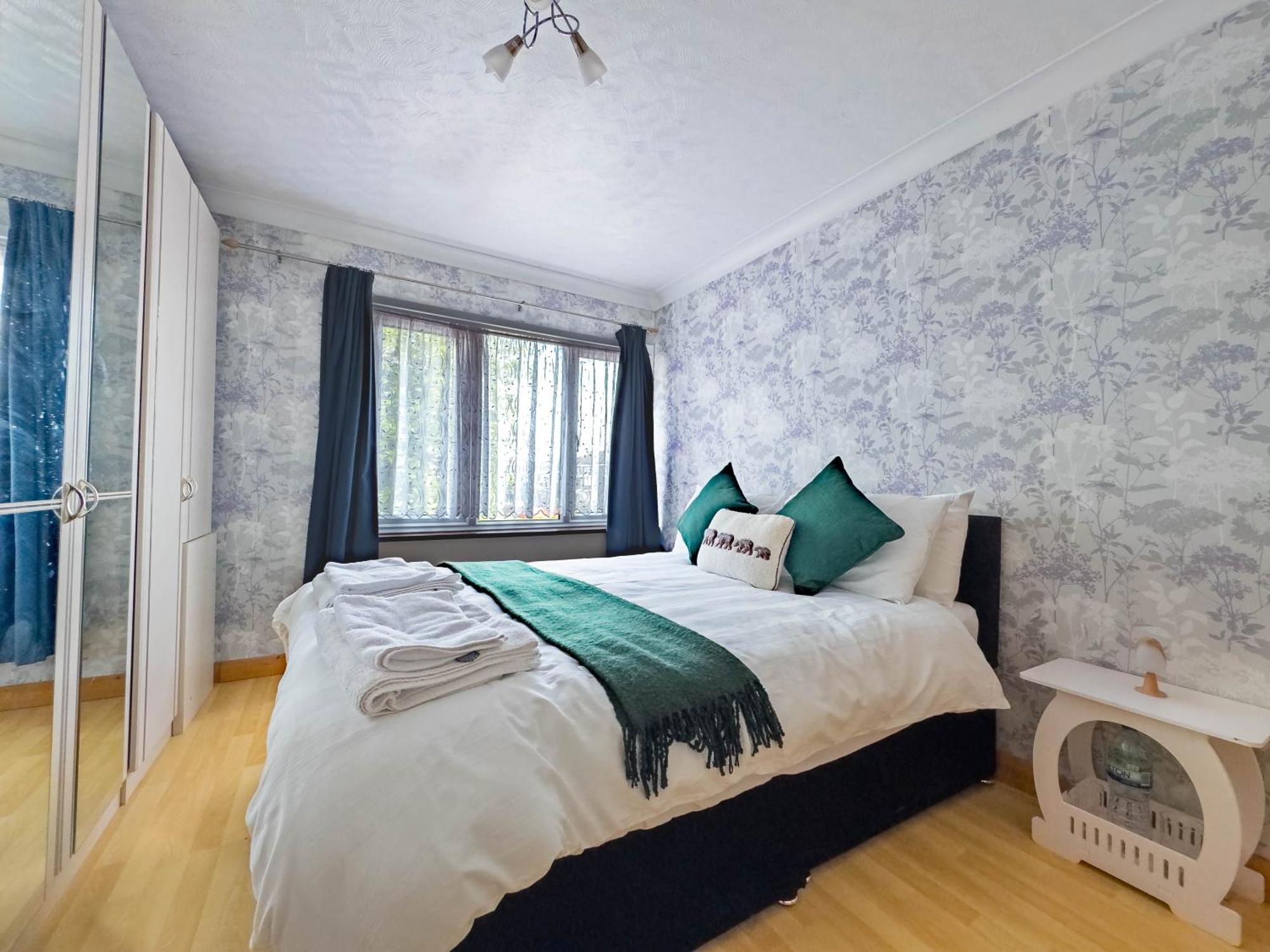 Morden Holiday Basildon  Esterno foto