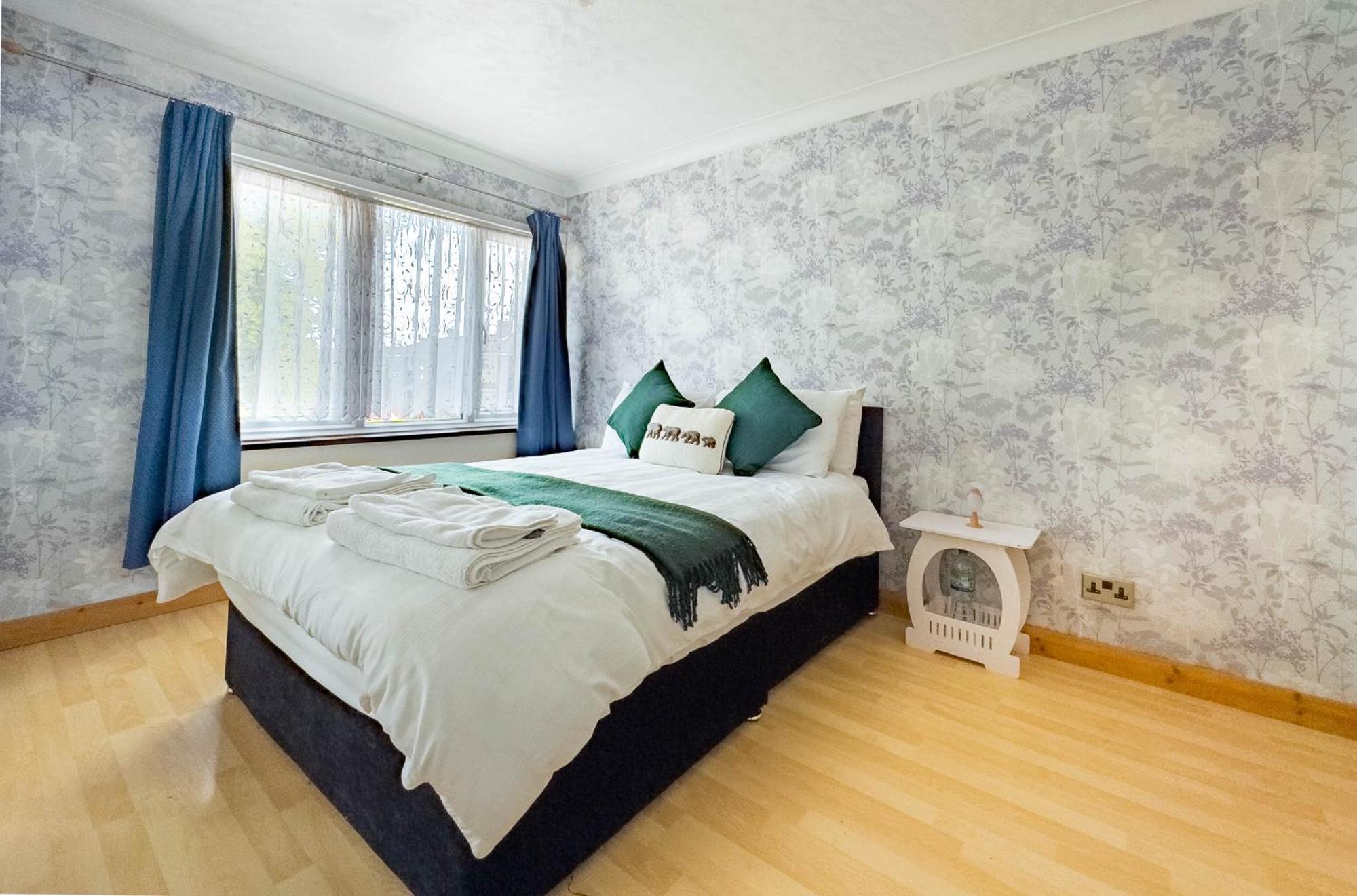 Morden Holiday Basildon  Esterno foto